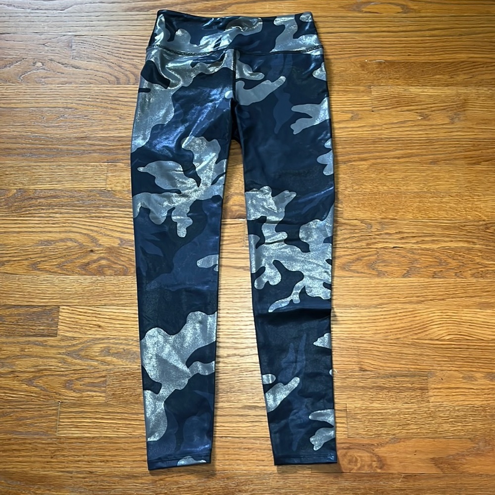 Noli Women’s sparkly camp athletic leggings Size Medium